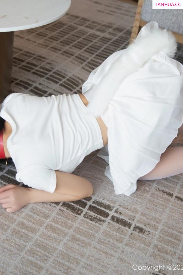   [XiuRen]高清写真图 2023.04.13 No.6566 谭小灵 丝袜美腿第2张图片